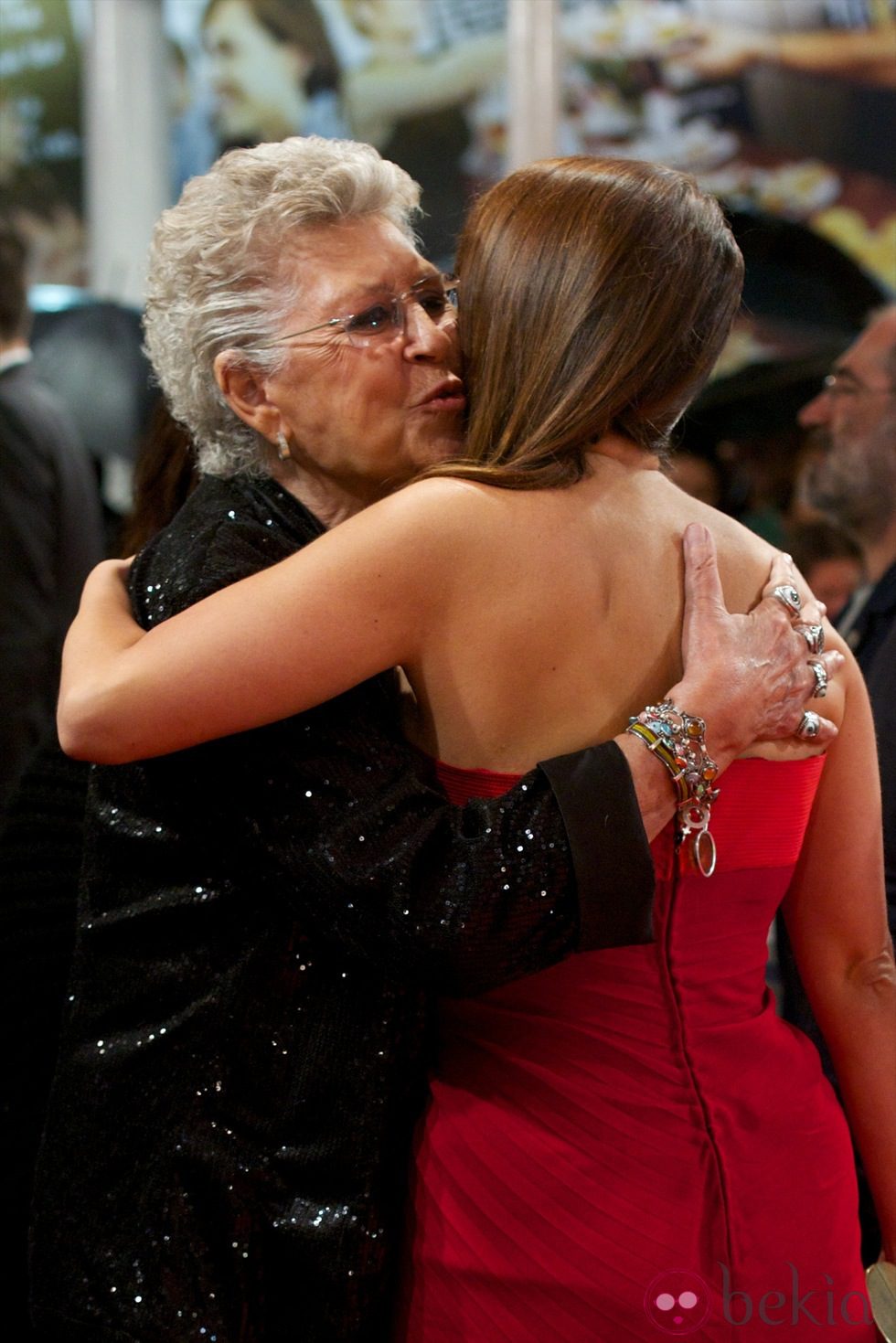 Penélope Cruz y Pilar Bardem se funden en un abrazo