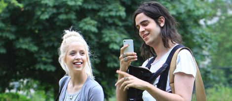 Peaches Geldof y Thomas Cohen pasean a su hijo