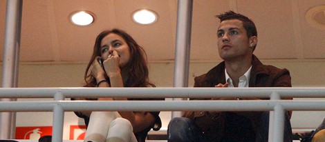 Irina Shayk y Cristiano Ronaldo en el palco del Estadio Santiago Bernabéu