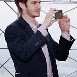 Andrew Garfield, inseparable de su iPhone