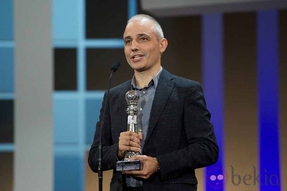 Pablo Beger con su premio en la clausura del Festival de San Sebastián 2012