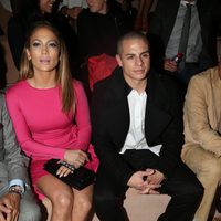 Jennifer Lopez y Casper Smart en la Semana de la Moda de París