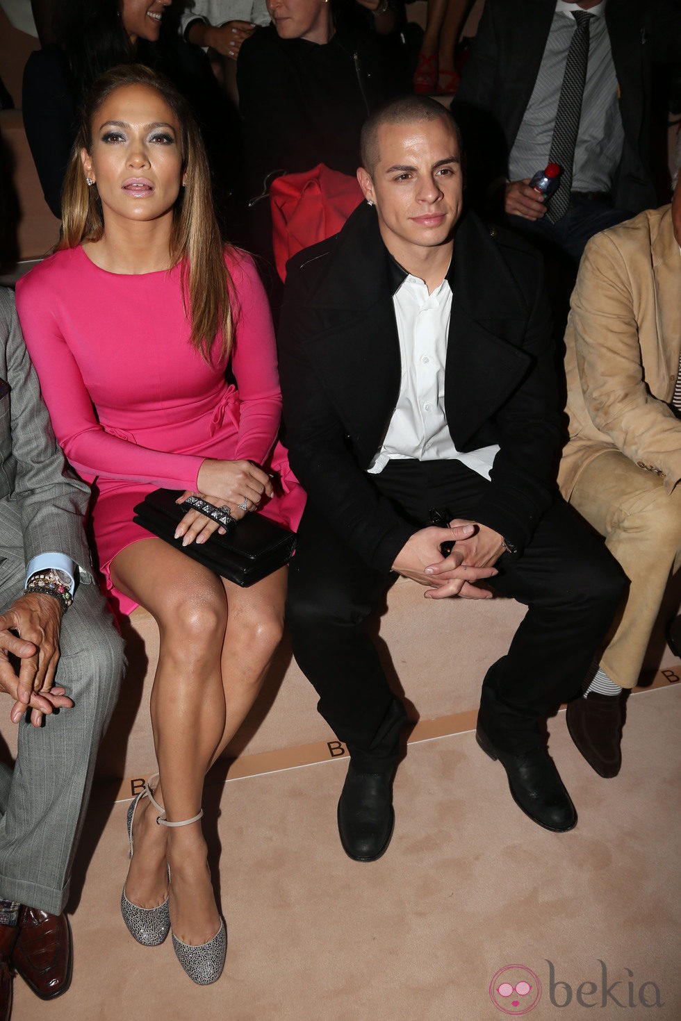 Jennifer Lopez y Casper Smart en la Semana de la Moda de París