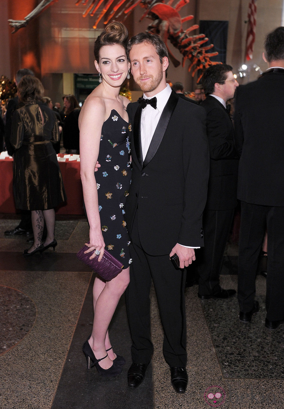 Anne Hathaway y Adam Shulman en el Museo Americano de Historia Natural