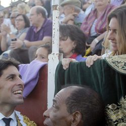 Fran Rivera y Lourdes Montes se dedican una mirada de enamorados