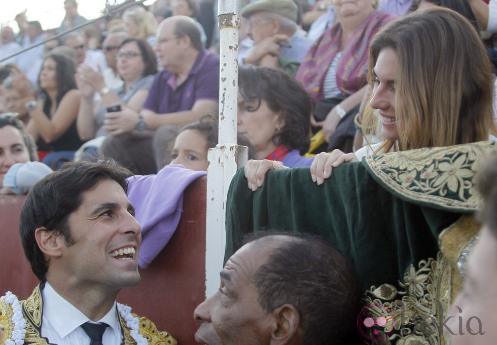 Fran Rivera y Lourdes Montes se dedican una mirada de enamorados