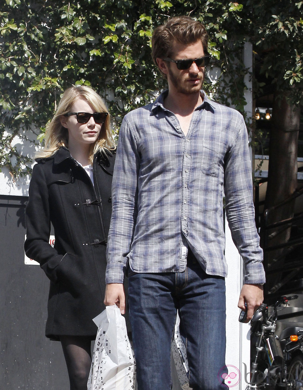 Andrew Garfield y Emma Stone de compras por Hollywood