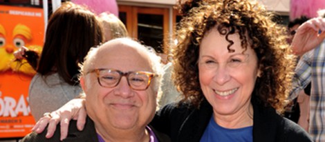 Danny Devito y su mujer Rhea Perlman en el estreno del filme Lorax