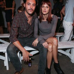 El actor Jack Huston y su novia Shannan Click