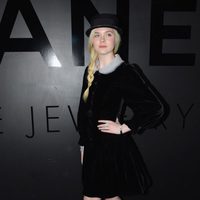 Elle Fanning en el 80 aniversario de las joyas de Chanel