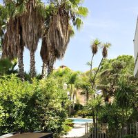 Vistas del jacuzzi y la piscina de la casa de 'Gandía Shore'