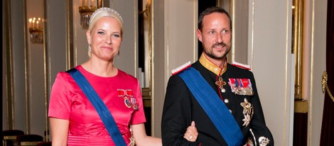 Haakon y Mette-Marit de Noruega en una cena de gala en el Palacio Real