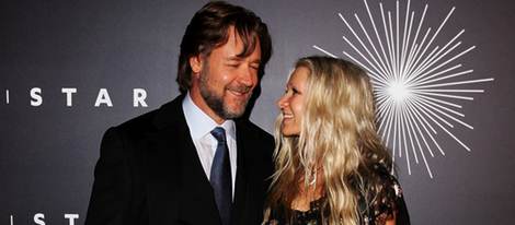 Russell Crowe y Danielle Spencer juntos en un estreno de cine