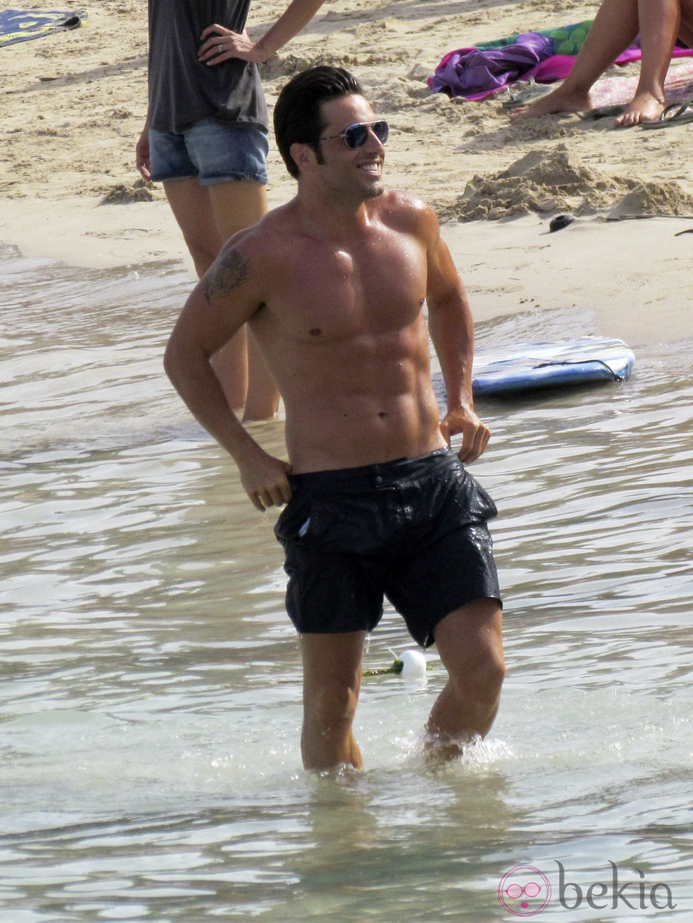 David Bustamante presume de cuerpo en las playas de Ibiza