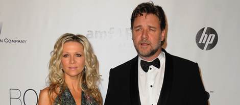 Russell Crowe y Danielle Spencer en una gala benéfica