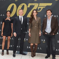 Naomie Harris, Daniel Craig, Bérénice Marlohe y Javier Bardem presentan 'Skyfall' en Nueva York