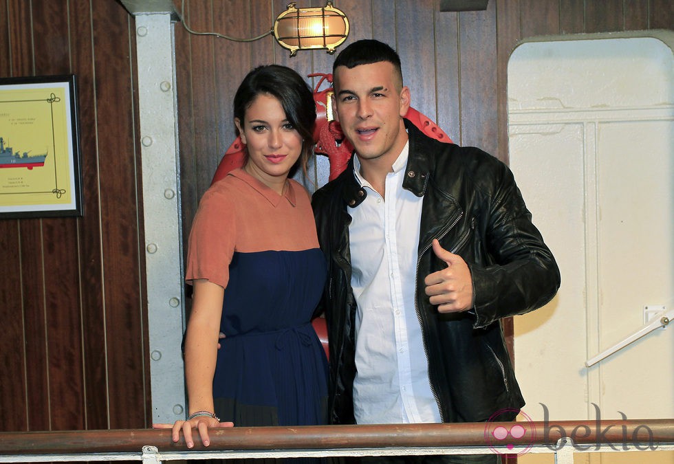 Mario Casas y Blanca Suárez en la presentación de la tercera temporada de 'El Barco'