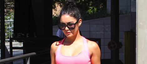 Vanessa Hudgens saliendo a correr 