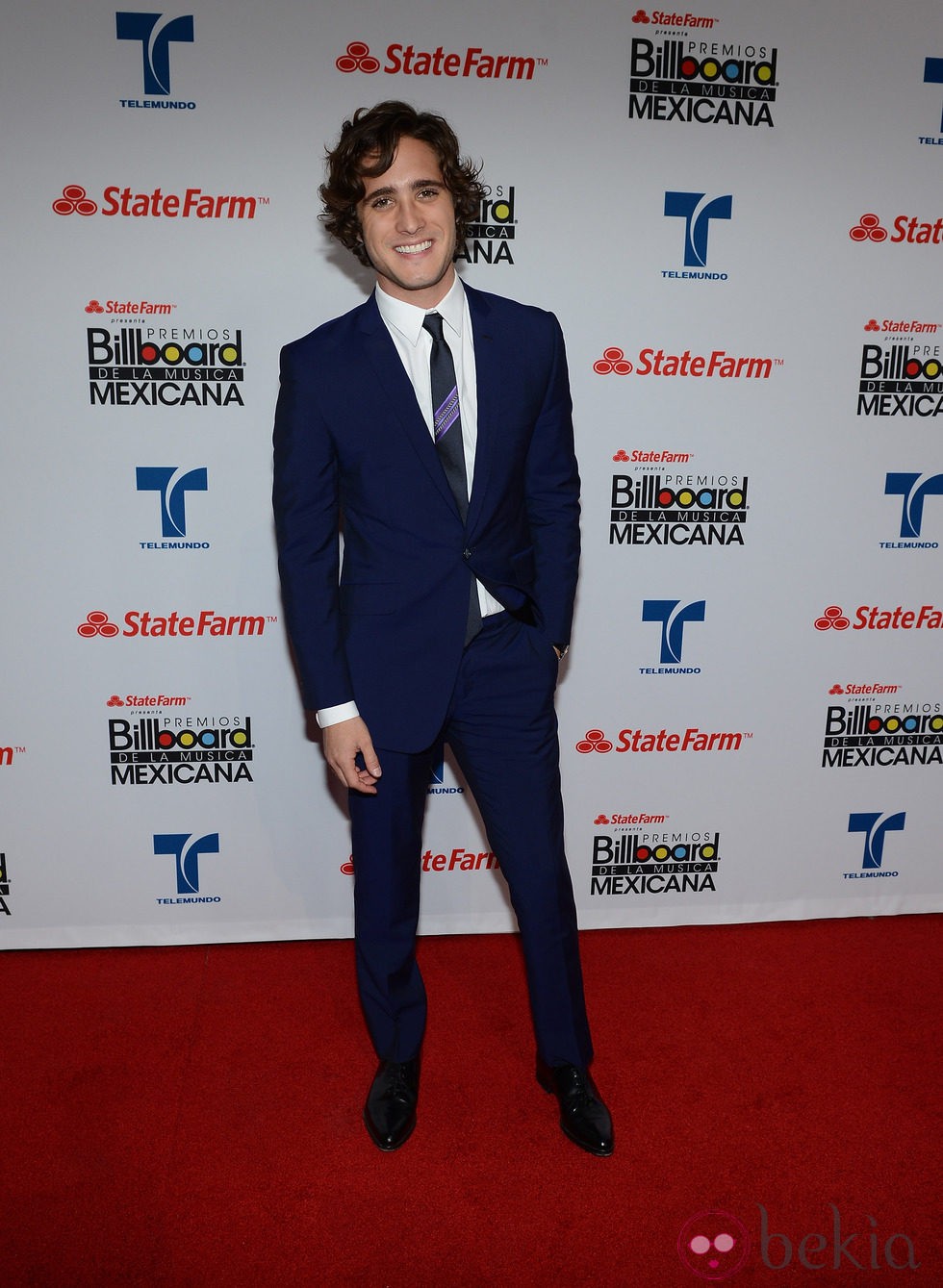 El actor Diego Boneta en la alfombra roja de los premios Billboard Mexican Music Awards 2012