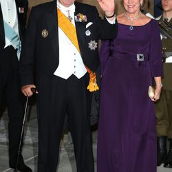 Los Reyes Constantino y Ana María de Grecia en la cena de gala previa a la boda de Guillermo y Stéphanie