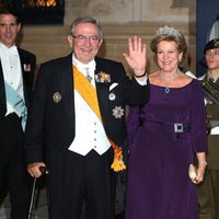 Los Reyes Constantino y Ana María de Grecia en la cena de gala previa a la boda de Guillermo y Stéphanie