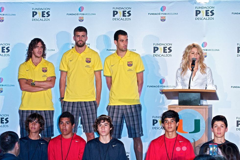 Shakira pronuncia un discurso junto a Busquets, Piqué y Puyol en Miami