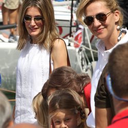 La Princesa Letizia, la Infanta Cristina e Irene Urdangarín en el segundo día de regatas 2011