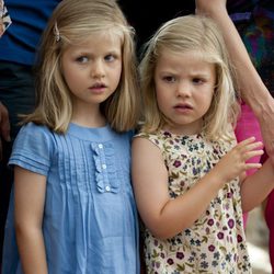 Las Infantas Leonor y Sofía en el concierto de Jaime Anglada 