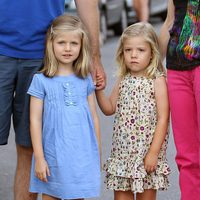 Las hijas de los Príncipes de Asturias en el concierto de Jaime Anglada