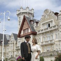 Yon González y Amaia Salamanca muy cómplices en la presentación de 'Gran Hotel'