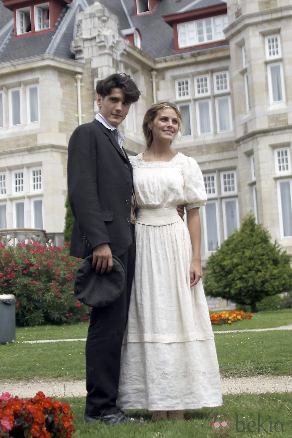 Amaia Salamanca y Yon González, pareja protagonista de 'Gran Hotel'