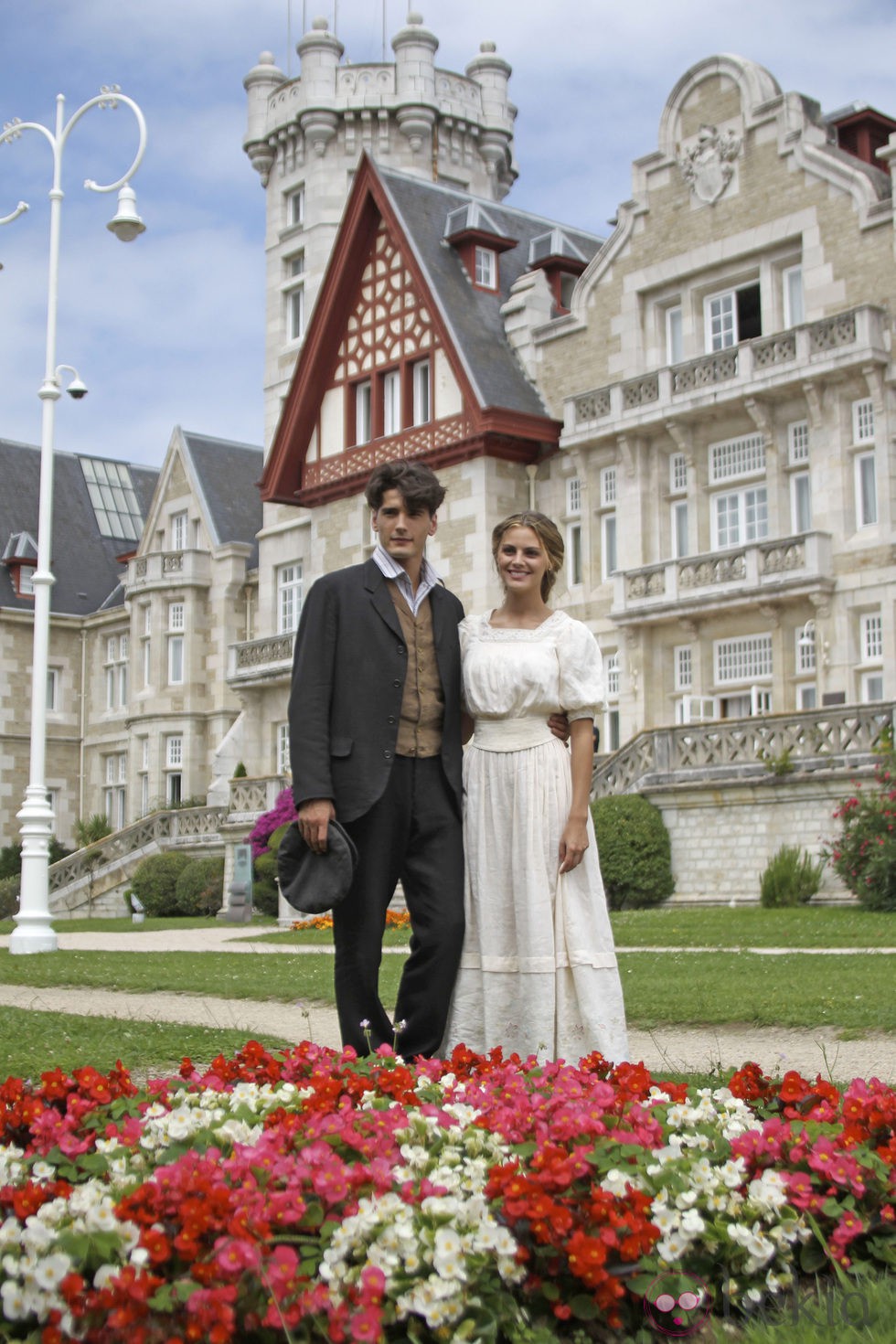 Yon González y Amaia Salamanca presentan 'Gran Hotel' en Santander