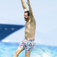 Borja Thyssen se baña en el mar en Ibiza