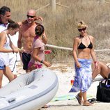 La Duquesa de Montoro, su hija y unos amigos en Ibiza