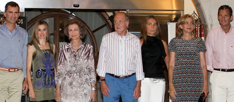 La Familia Real Española en la cena del 30º Aniversario de la Copa del Rey de Vela