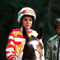 Carlota Casiraghi montando a caballo en 2001 en Fontainebleau