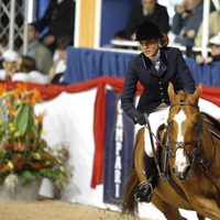 Carlota Casiraghi en el concurso de saltos de hípica de Mónaco en 2002