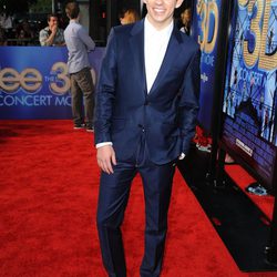 Kevin McHale en la alfombra roja de 'Glee'