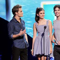 Paul Wesley, Nina Dobrev e Ian Somerhalder en los Teen Choice Awards 2011