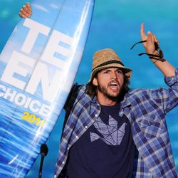 Ashton Kutcher en los Teen Choice Awards 2011