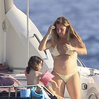 Arantxa Sánchez Vicario con su hija en Ibiza