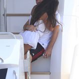 Leo Messi y Antonella Roccuzzo, cariñosos en Ibiza