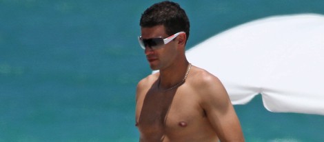 Michael Ballack luce torso desnudo en la playa