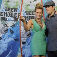 Hilary Duff y Mike Comrie en los Teen Choice Awards 2010