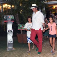 Jaime de Marichalar con sus hijos Froilán y Victoria en Sotogrande