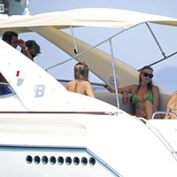 Ana Obregón y su hermana Amalia de vacaciones en Formentera