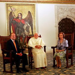 Los Reyes de España junto al Papa Benedicto XVI