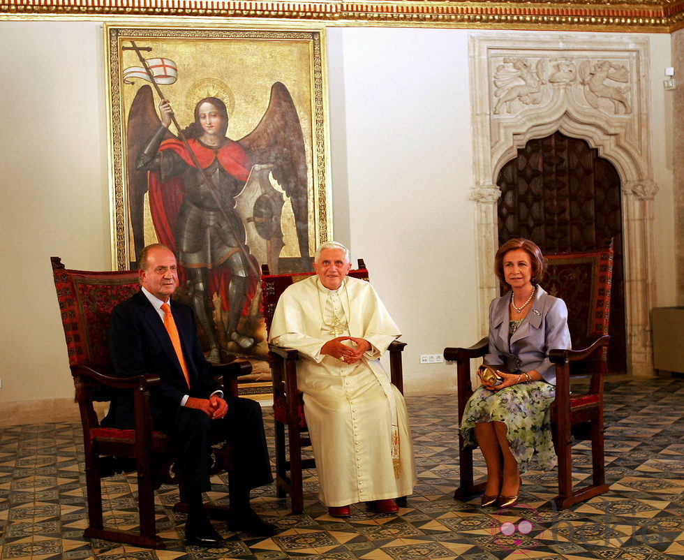 Los Reyes de España junto al Papa Benedicto XVI