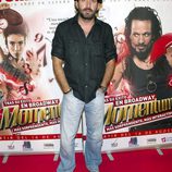 Antonio Garrido en el estreno de 'Momentum' de Mayumaná