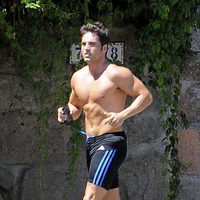 David Bustamante corre con el torso desnudo antes de la fiesta de cumpleaños de su hija